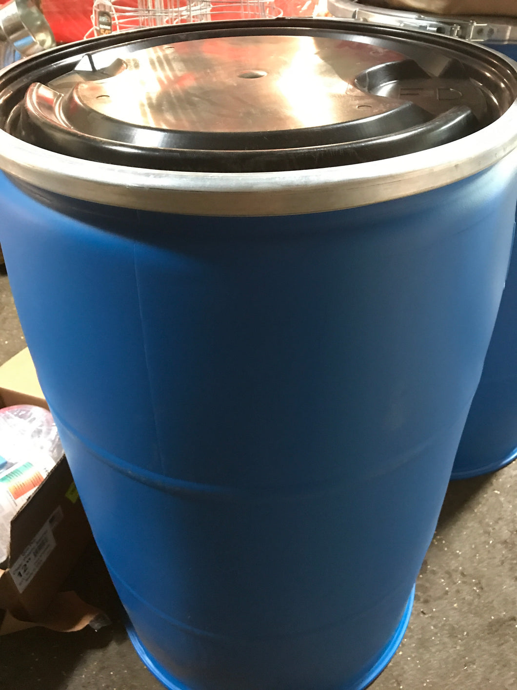 55 gallon barrel w lid - food grade